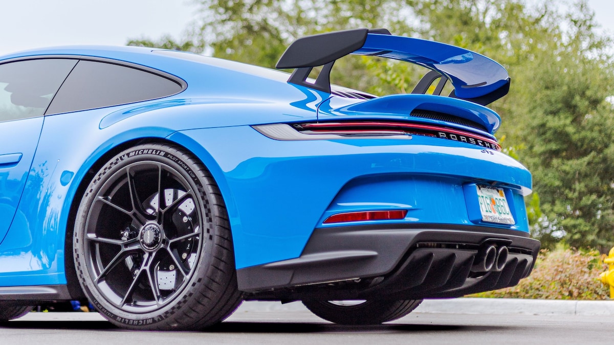 Ein Porsche 911 GT3 wechselte nach nur wenigen Hundert Kilometern mit deutlichem Aufpreis den Besitzer.